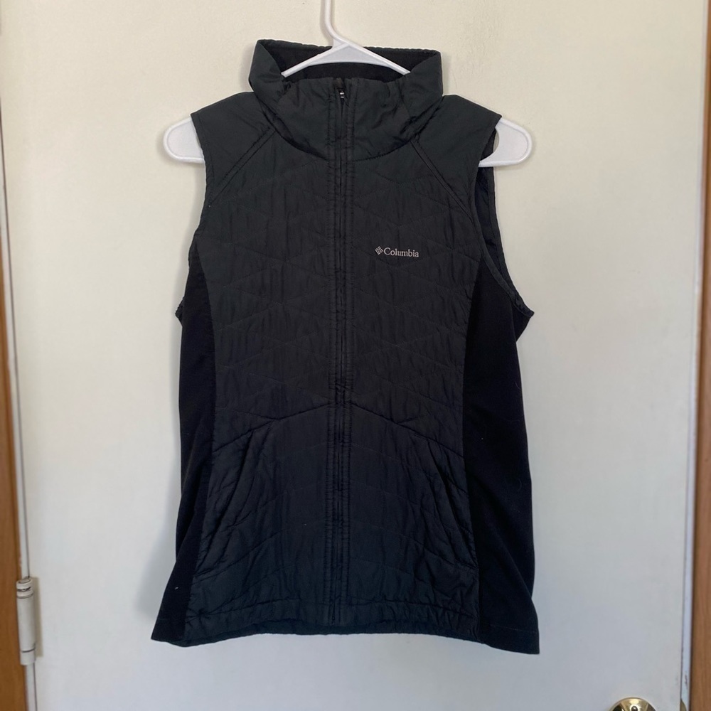Ladies Columbia small zip up quilted vest